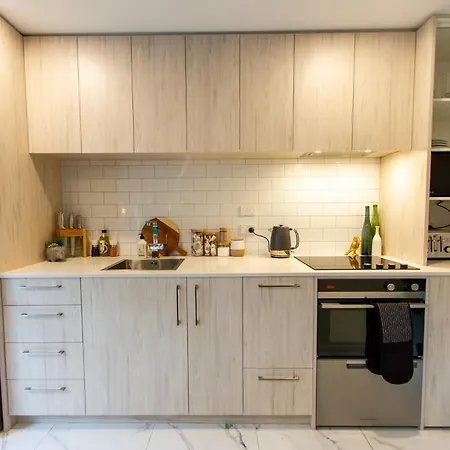 Gorgeous In Green - 2 Bed Central Oasis W/King Bed Christchurch Exterior foto